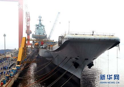 中国迈出发展航母步伐