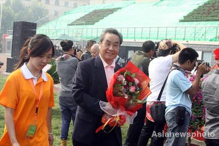 对外经济贸易大学庆祝建校六十周年(组图)