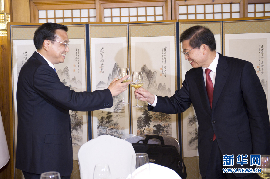 李克强出席韩国总理举行的欢迎宴会