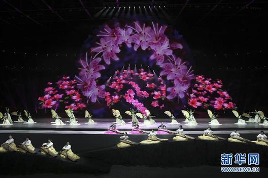 《盛世中华》第四届全国少数民族文艺会演开幕式进行最后一次带妆彩排