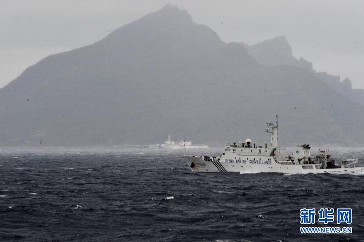中国记者进钓鱼岛3海里海域拍摄岛屿全貌（组图）