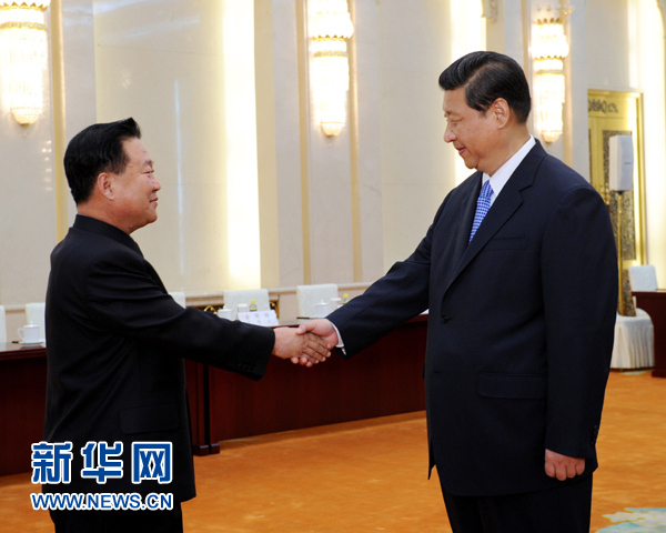 习近平会见金正恩特使崔龙海