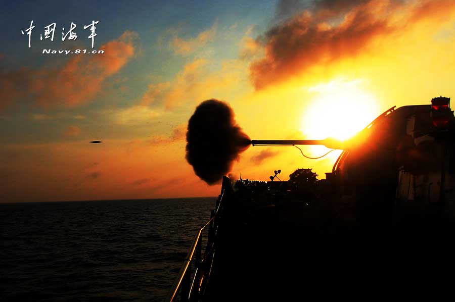 高清：中国海军亮剑南海 各式武器开火猛攻