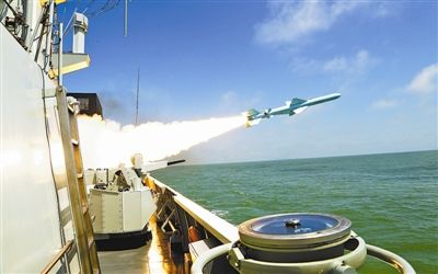中国海军新入列“蚌埠”舰首次实射导弹命中目标