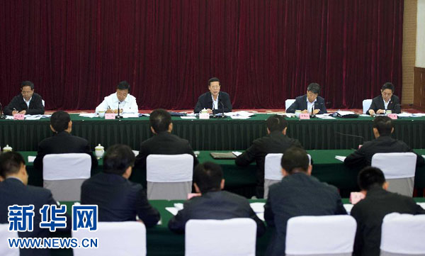 中共中央政治局常委到第一批党的群众路线教育实践活动联系点出席指导专题民主生活会