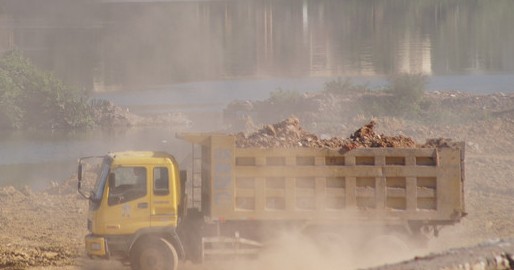 习近平:坚持男女平等基本国策 发挥我国妇女伟