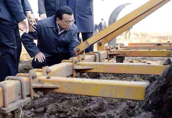李克强鼓励黑龙江两大平原趟出农业现代化改革新路