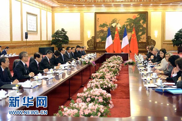 李克强与法国总理艾罗举行会谈