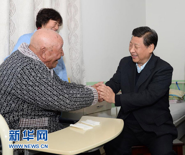 习近平李克强寒冬问民生