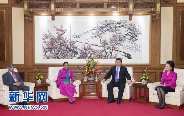 习近平会见特立尼达和多巴哥总理比塞萨尔