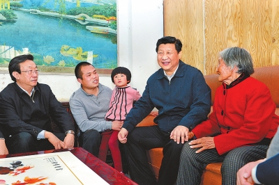 习近平：要把群众看成我们的父母 看成我们的兄弟姐妹