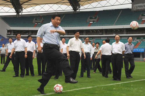 习近平：外交舞台上的“足球先生”