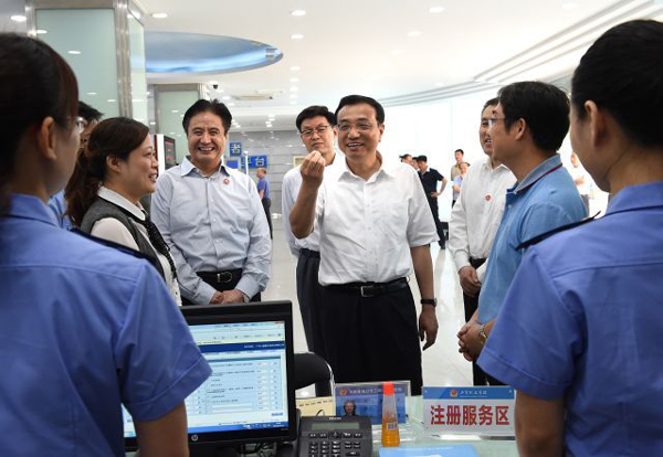 李克强海南考察：入小店访渔民 谈改革察民生