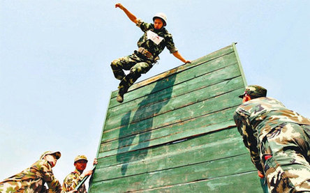 太原市消防部队战士比武场上大PK