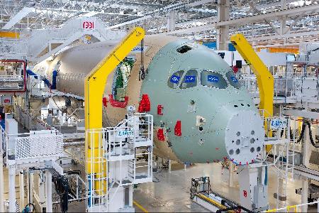 空客第一架A350超宽体飞机开始总装