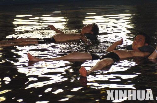 “中国死海”运城盐湖