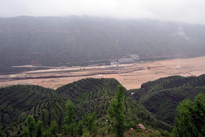 黄河壶口瀑布水量激增