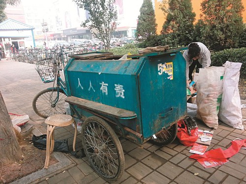 10辆环卫三轮车一个月被拔了3次气门芯