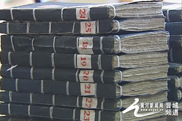 山西古稀老人手抄四大名著 预献礼党百岁生日