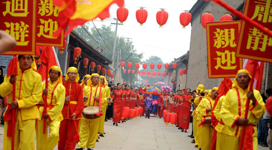 丁村上演“洞房花烛” 汉族婚俗原汁原味