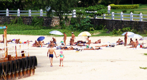 罗杰·拜伦:摄人心魄的超现实主义