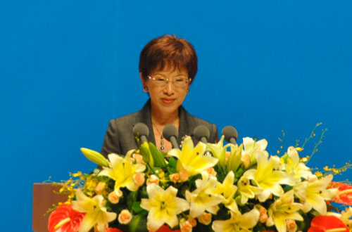 洪秀柱：两岸民众愿以最大诚意相互交流 建立友谊
