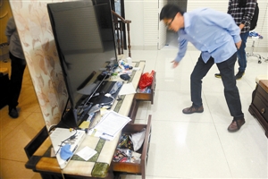 观湖园别墅半个月四豪宅遭入室盗窃 小偷喝光名酒才离开