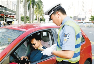 明年起深圳道路禁行黄标车
