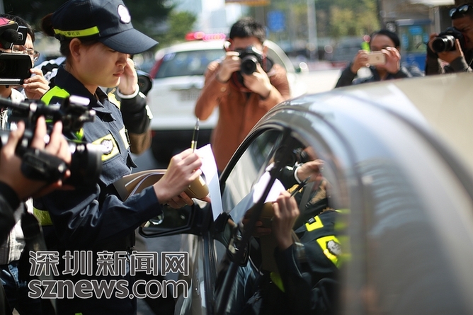 深圳三千督导员上路专查违停