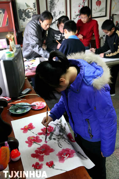 天津农村有个免费国画班