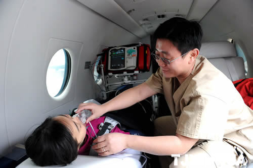 医疗救护飞行亮相内地