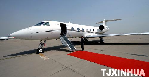 民生金融租赁“民生001号”公务机在天津首航