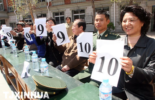 劳动小能手 快乐过“五一”