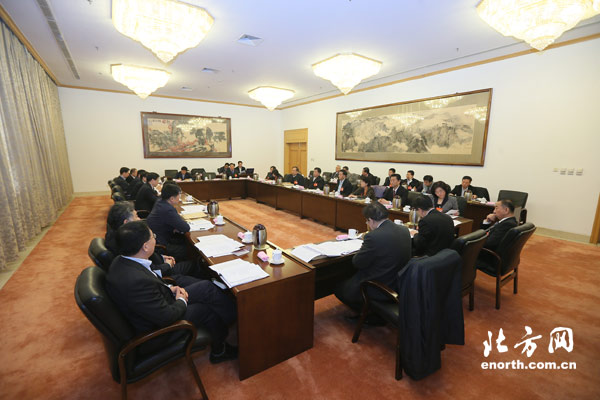 天津市委十届六次全会分组讨论侧记:建设法治