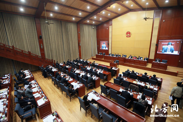 市十六届人大常委会举行第十六次会 肖怀远讲话
