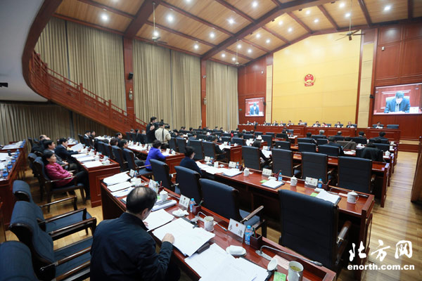 市十六届人大常委会举行第十六次会 肖怀远讲话