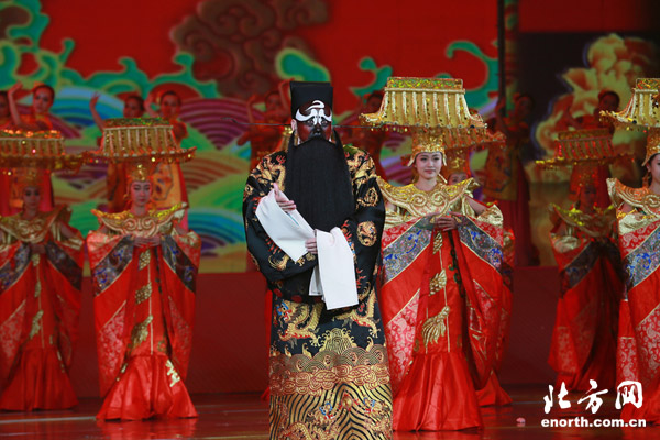 天津市举行2015年春节军民联欢晚会 市领导出席