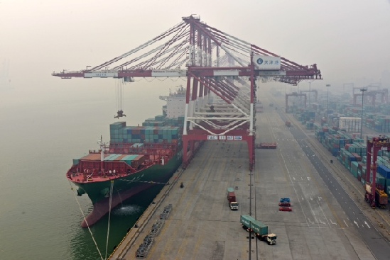“十一”天津港码头有声有色 东疆建设热火朝天