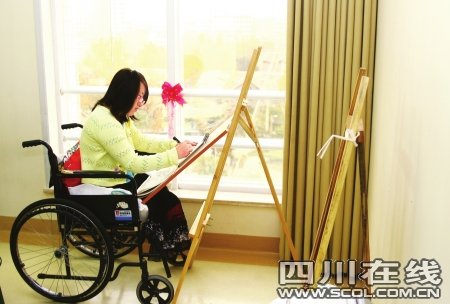 女孩因地震截肢 病房里写10万字励志书(图)