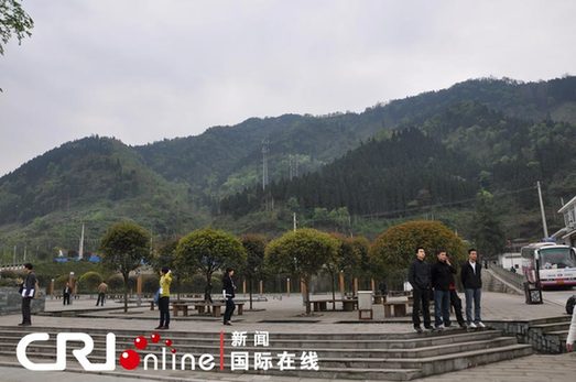 汶川重建：红白新镇