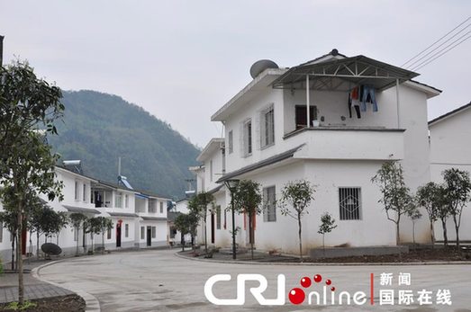 汶川重建：红白新镇