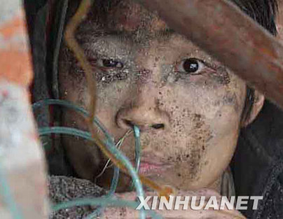 我很害怕,但不屈和希望充满了我的双眼(组图)