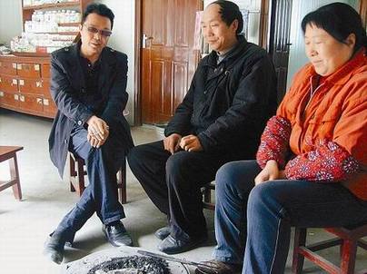 群英谱:建全村里 他走路最难却走得最多