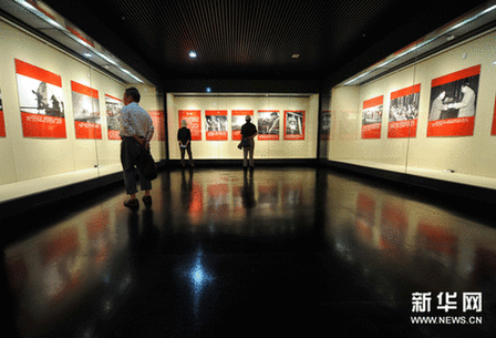 《辉煌壮丽的史诗》大型图片展南京开展