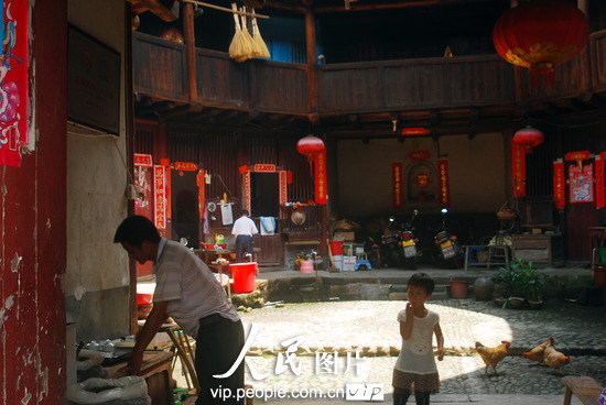 组图:实拍福建永定客家土楼