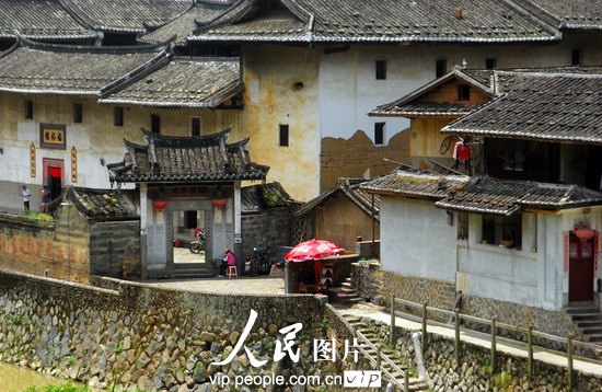 组图:实拍福建永定客家土楼
