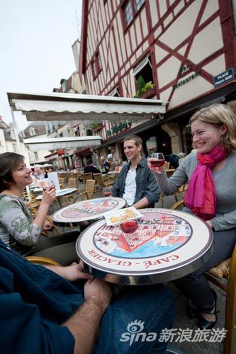 拿起地图带上野心 十一黄金周长线游世界（图）