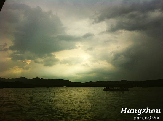 悠游人间天堂 赏雨后西湖美景