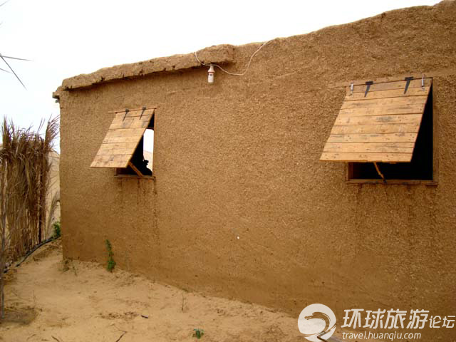 埃及人用黑泥垒出带“香味”的房子(图)