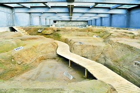 商城遗址地下城墙露